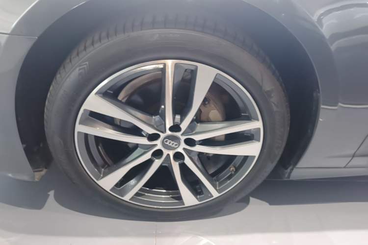 Used Audi A6L 2019 40 TFSI Luxury Dynamic Model Left Front Wheel Hub