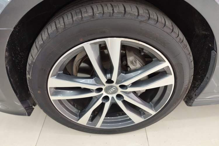 Used Audi A6L 2019 40 TFSI Luxury Dynamic Model Left Front Wheel Hub