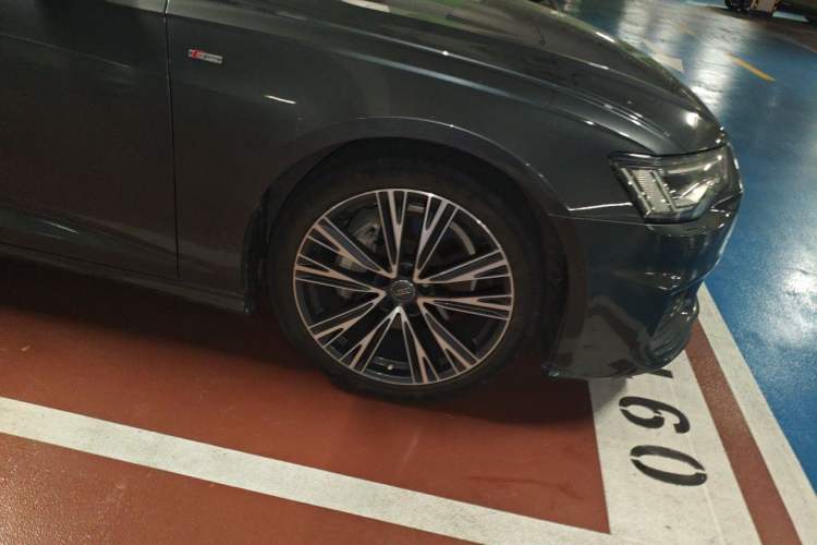 Used Audi A6L 2019 45 TFSI Prestige Dynamic Edition Right Front Wheel Hub
