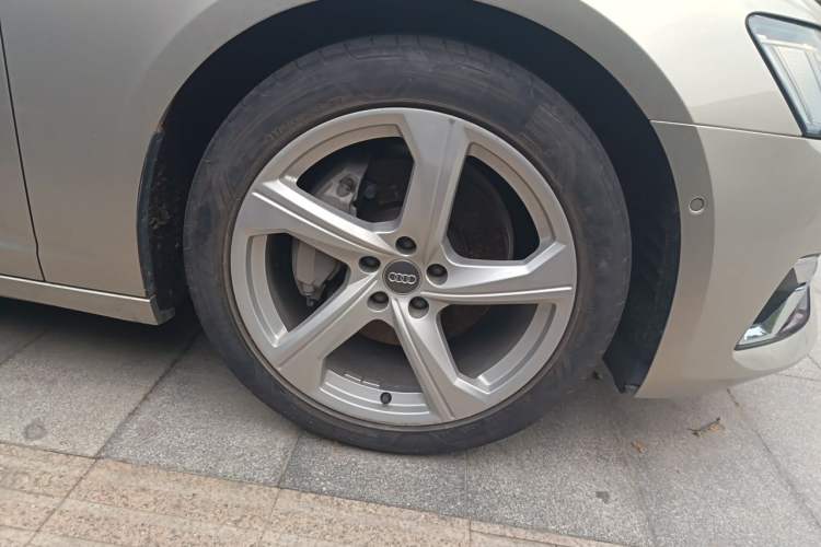 Used Audi A6L 2019 45 TFSI quattro Prestige Elegant Edition Right Front Wheel Hub