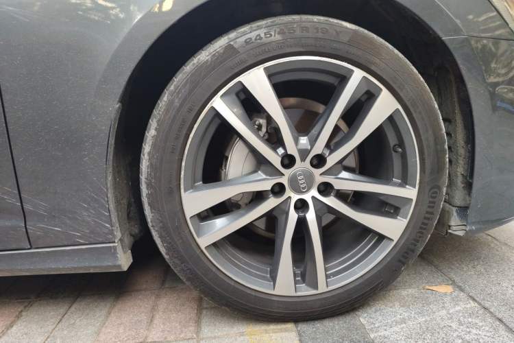 Used Audi A6L 2019 40 TFSI Luxury Dynamic Model Right Front Wheel Hub