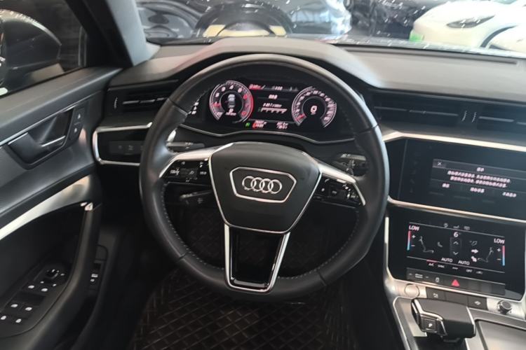 Used Audi A6L 2019 40 TFSI Luxury Dynamic Model Steering Wheel