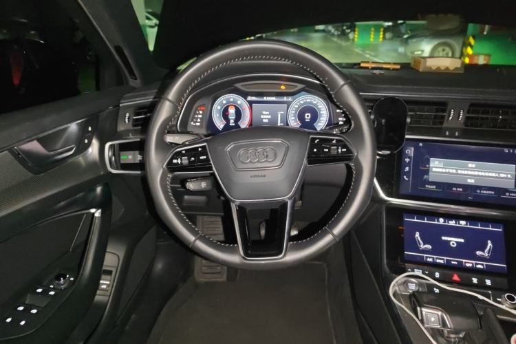Used Audi A6L 2019 40 TFSI Luxury Dynamic Model Steering Wheel