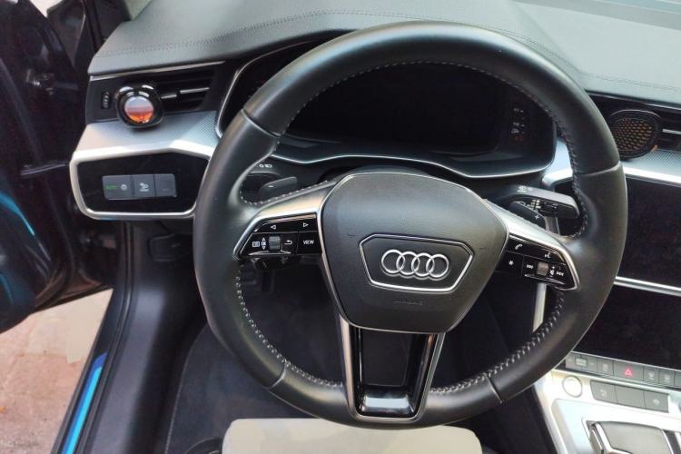 Used Audi A6L 2019 40 TFSI Luxury Dynamic Model Steering Wheel
