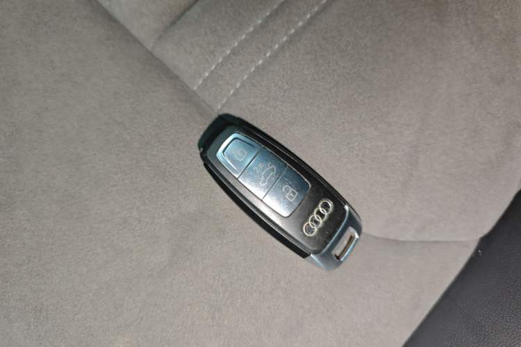 Used Audi A6L 2019 40 TFSI Luxury Dynamic Model Vehicle Key