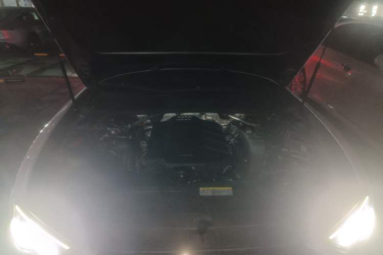 Used Audi A6L 2019 40 TFSI Luxury Dynamic Model Engine Bay