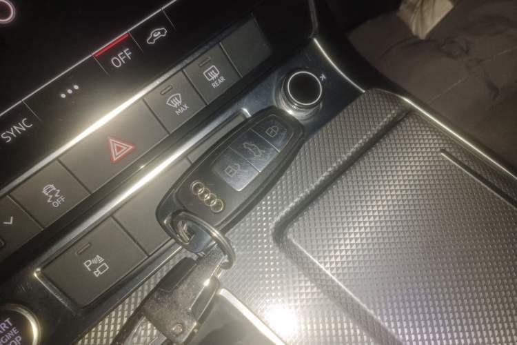 Used Audi A6L 2019 40 TFSI Luxury Dynamic Model Interior 1