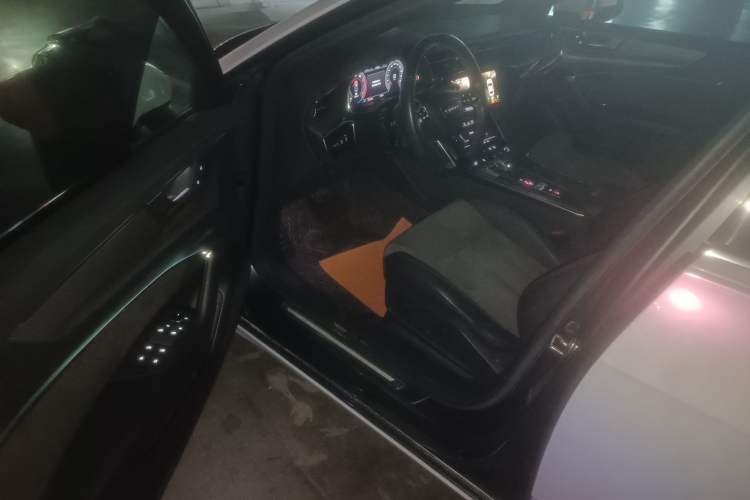Used Audi A6L 2019 40 TFSI Luxury Dynamic Model Interior 3