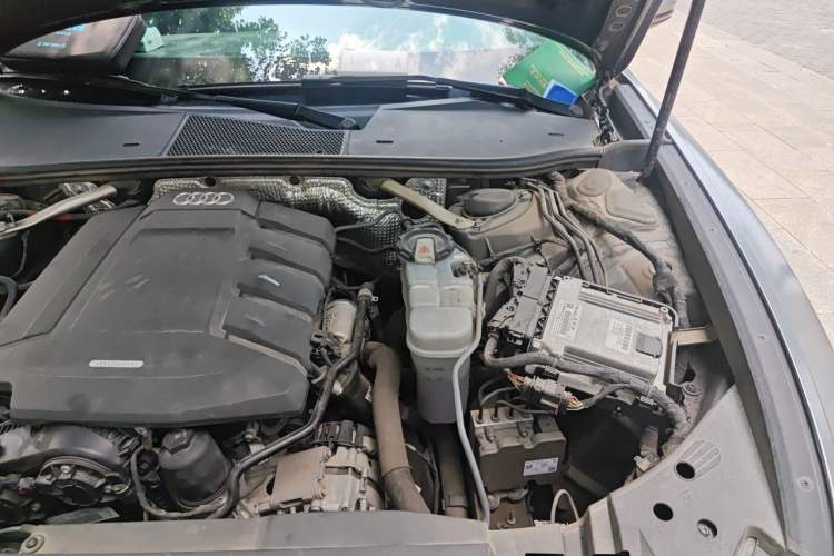 Used Audi A6L 2019 40 TFSI Luxury Dynamic Model Engine Bay Left