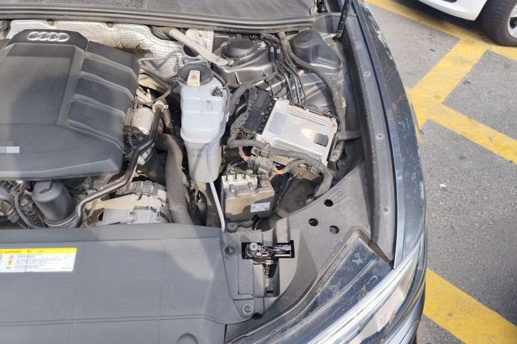 Used Audi A6L 2019 40 TFSI Luxury Dynamic Model Engine Bay Left