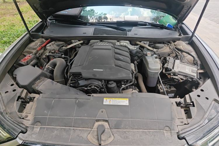 Used Audi A6L 2019 40 TFSI Luxury Dynamic Model Engine Bay