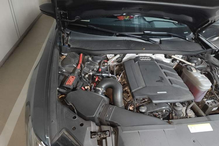 Used Audi A6L 2019 40 TFSI Luxury Dynamic Model Engine Bay Right