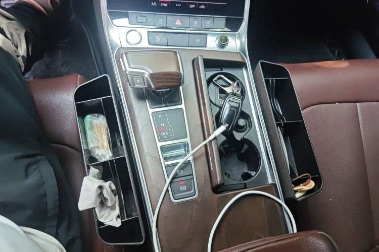 Used Audi A6L 2019 40 TFSI Luxury Dynamic Model Gear Lever