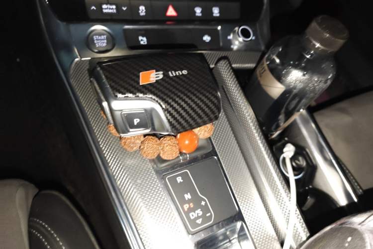 Used Audi A6L 2019 40 TFSI Luxury Dynamic Model Gear Lever