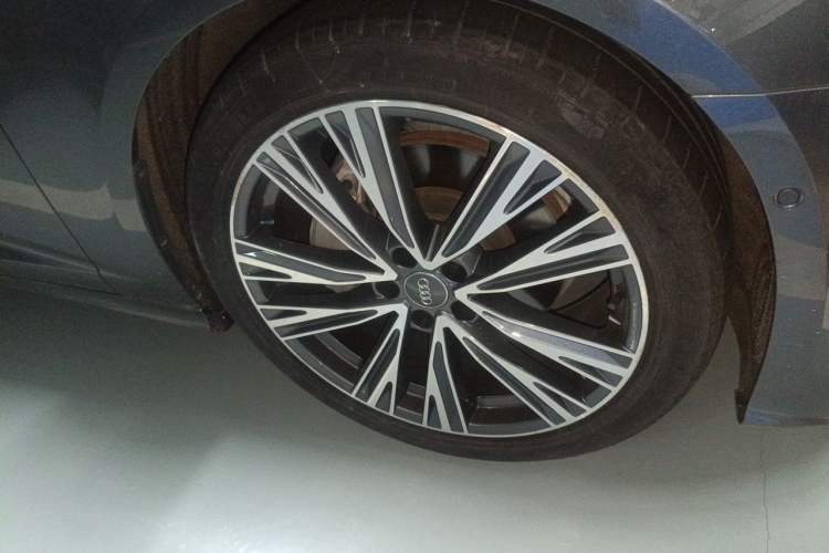 Used Audi A6L 2019 45 TFSI quattro Prestige Dynamic Edition Right Front Wheel Hub