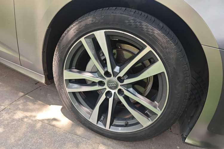 Used Audi A6L 2019 40 TFSI Luxury Dynamic Model Right Front Wheel Hub
