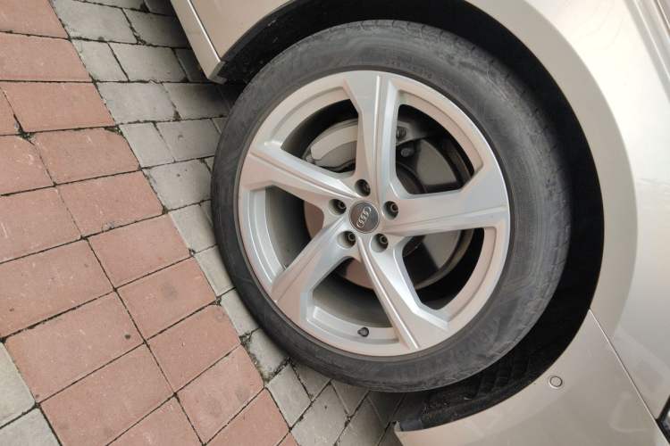 Used Audi A6L 2019 45 TFSI quattro Prestige Elegant Edition Right Front Wheel Hub