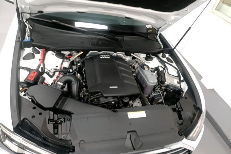 Used Audi A6L 2019 40 TFSI Luxury Dynamic Model Engine Bay