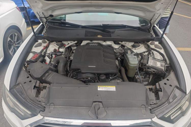 Used Audi A6L 2019 40 TFSI Luxury Dynamic Model Engine Bay