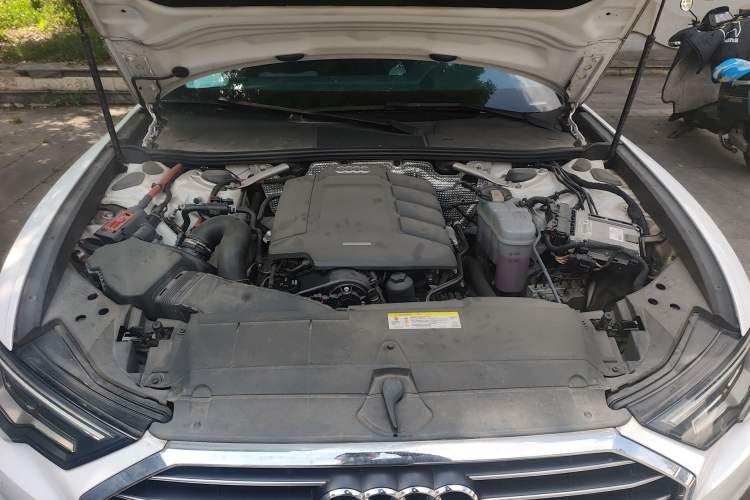 Used Audi A6L 2019 40 TFSI Luxury Dynamic Model Engine Bay