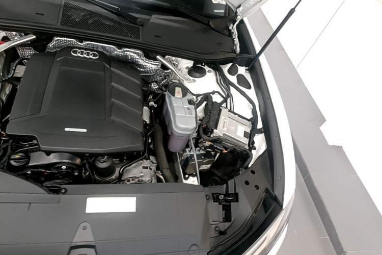 Used Audi A6L 2019 40 TFSI Luxury Dynamic Model Engine Bay Left