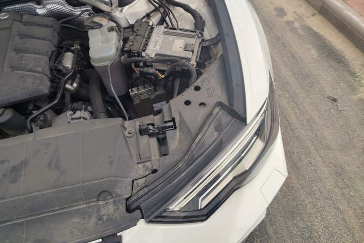 Used Audi A6L 2019 40 TFSI Luxury Dynamic Model Engine Bay Left