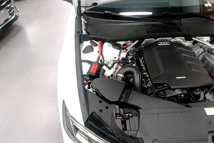Used Audi A6L 2019 40 TFSI Luxury Dynamic Model Engine Bay Right