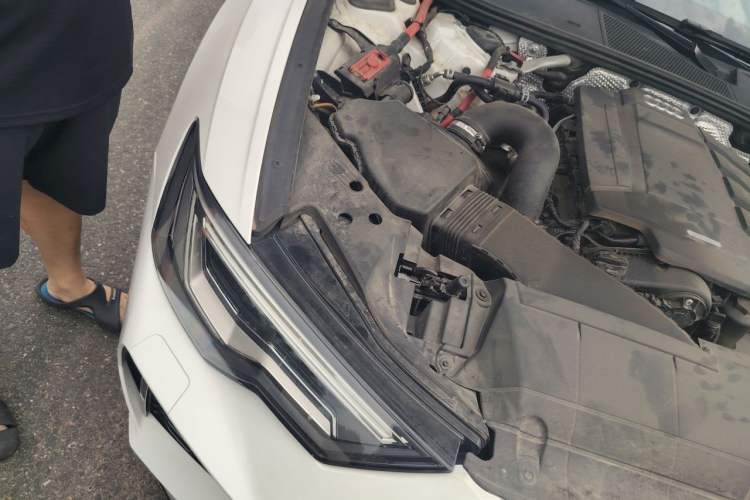 Used Audi A6L 2019 40 TFSI Luxury Dynamic Model Engine Bay Right
