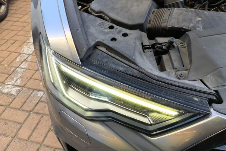Used Audi A6L  Engine Bay Right