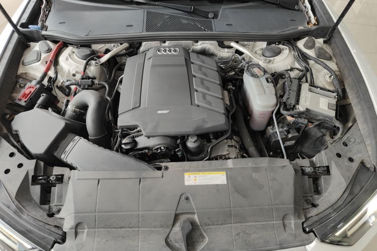 Used Audi A6L 2019 40 TFSI Luxury Dynamic Model Engine Bay