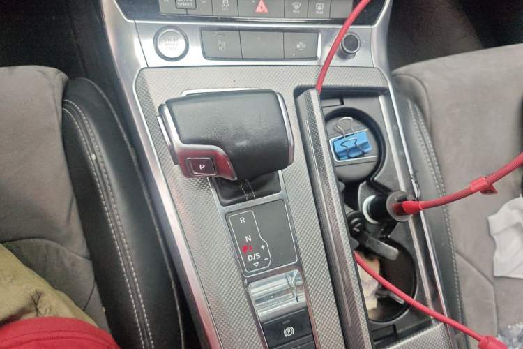 Used Audi A6L 2019 40 TFSI Luxury Dynamic Model Gear Lever