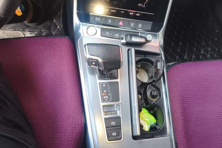 Used Audi A6L 2019 40 TFSI Luxury Dynamic Model Gear Lever