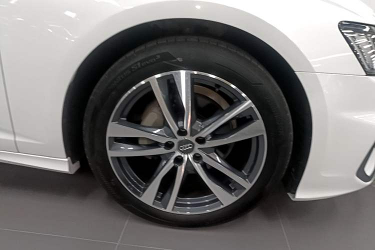 Used Audi A6L 2019 40 TFSI Luxury Dynamic Model Right Front Wheel Hub