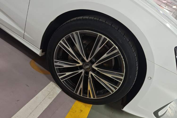 Used Audi A6L 2019 45 TFSI quattro Prestige Dynamic Edition Right Front Wheel Hub