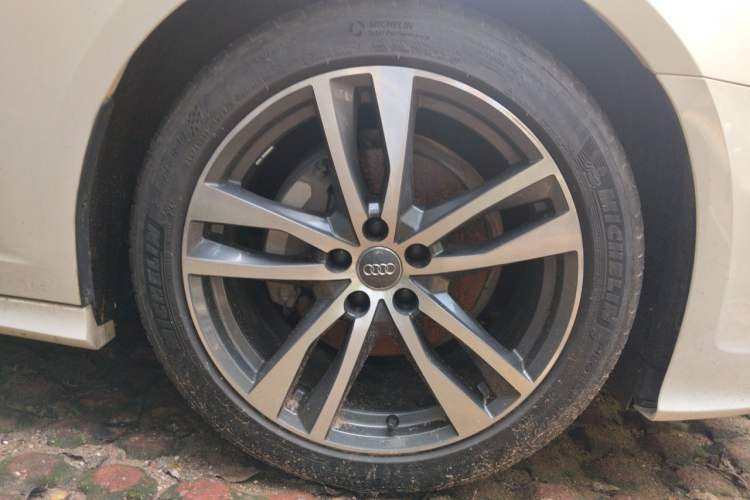 Used Audi A6L 2019 40 TFSI Luxury Dynamic Model Right Front Wheel Hub