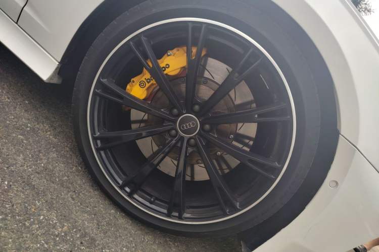 Used Audi A6L 2019 40 TFSI Luxury Dynamic Model Right Front Wheel Hub