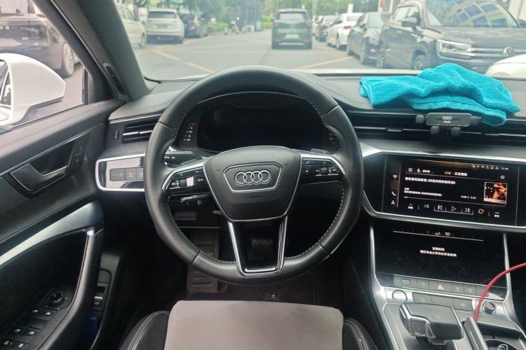 Used Audi A6L 2019 40 TFSI Luxury Dynamic Model Steering Wheel