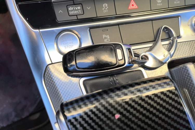 Used Audi A6L  Vehicle Key