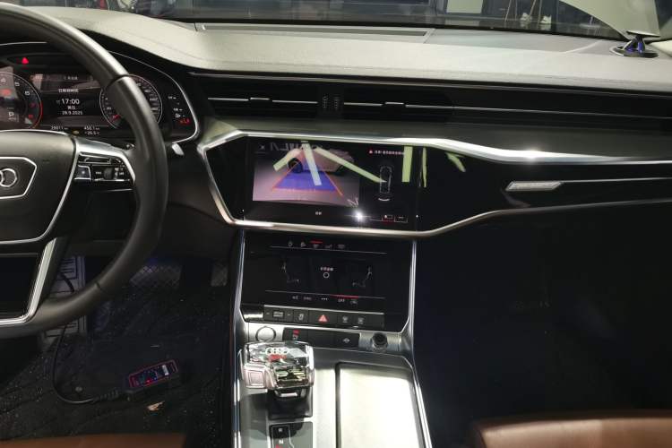 Used Audi A6L 2019 45 TFSI Prestige Elegant Edition Audio And AC Panel