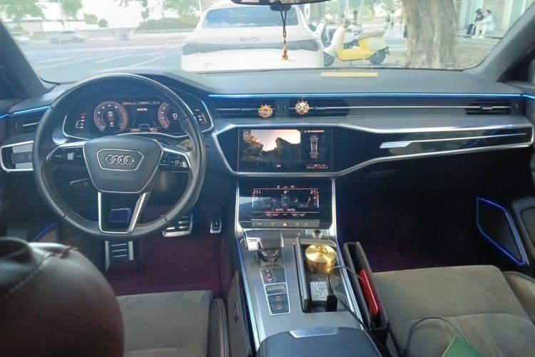 Used Audi A6L 2019 40 TFSI Luxury Dynamic Model Center Console
