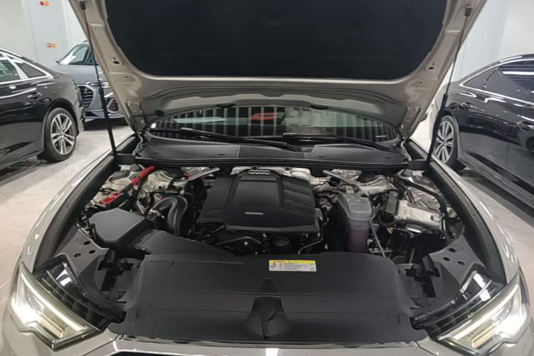 Used Audi A6L 2019 40 TFSI Luxury Dynamic Model Engine Bay
