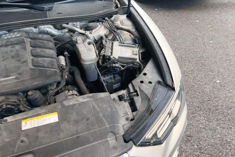 Used Audi A6L 2019 40 TFSI Luxury Dynamic Model Engine Bay Left