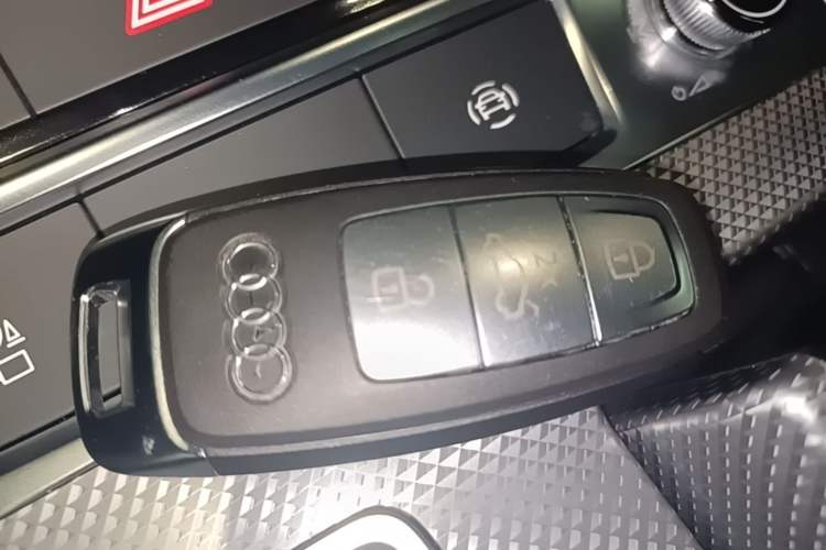 Used Audi A6L 2019 40 TFSI Luxury Dynamic Model Interior 1