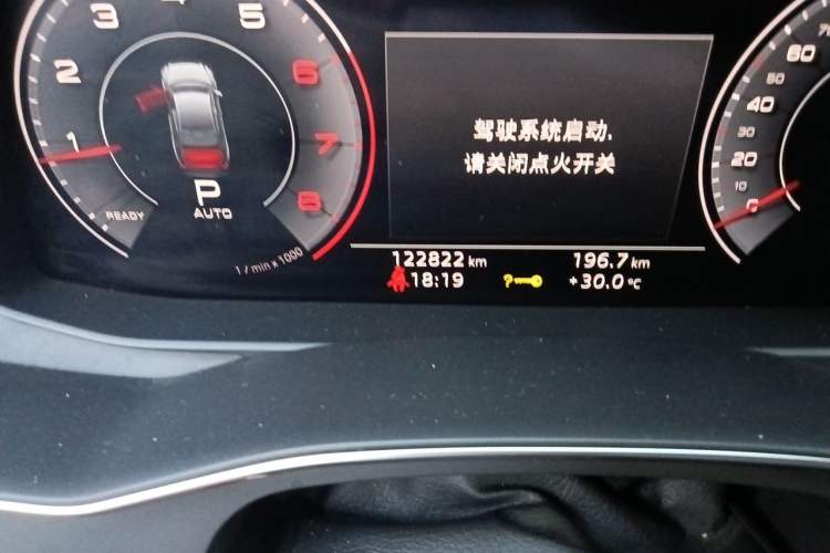 Used Audi A6L 2019 40 TFSI Luxury Dynamic Model Odometer Close Up
