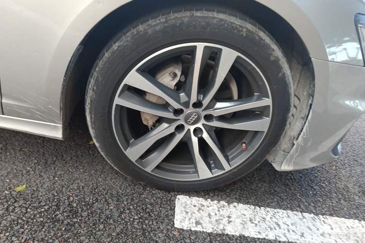 Used Audi A6L 2019 40 TFSI Luxury Dynamic Model Right Front Wheel Hub