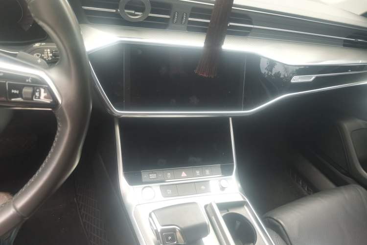 Used Audi A6L 2020 40 TFSI Luxury Prestige Edition Audio And AC Panel