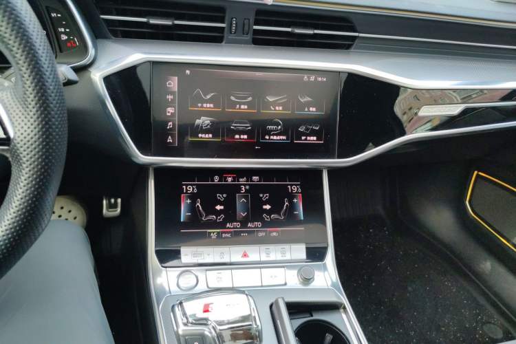 Used Audi A6L 2020 40 TFSI Luxury Dynamic Edition Audio And AC Panel