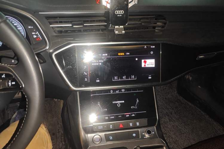 Used Audi A6L 2020 40 TFSI Luxury Dynamic Edition Audio And AC Panel