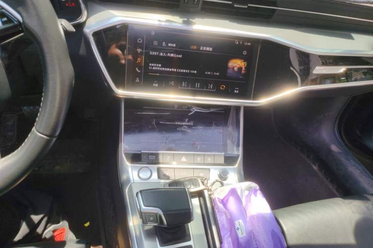 Used Audi A6L 2020 40 TFSI Luxury Prestige Edition Audio And AC Panel