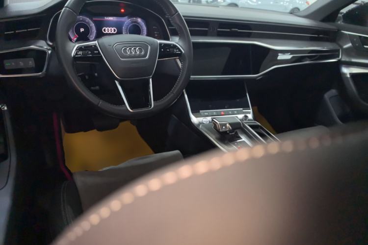Used Audi A6L 2020 40 TFSI Luxury Dynamic Edition Center Console